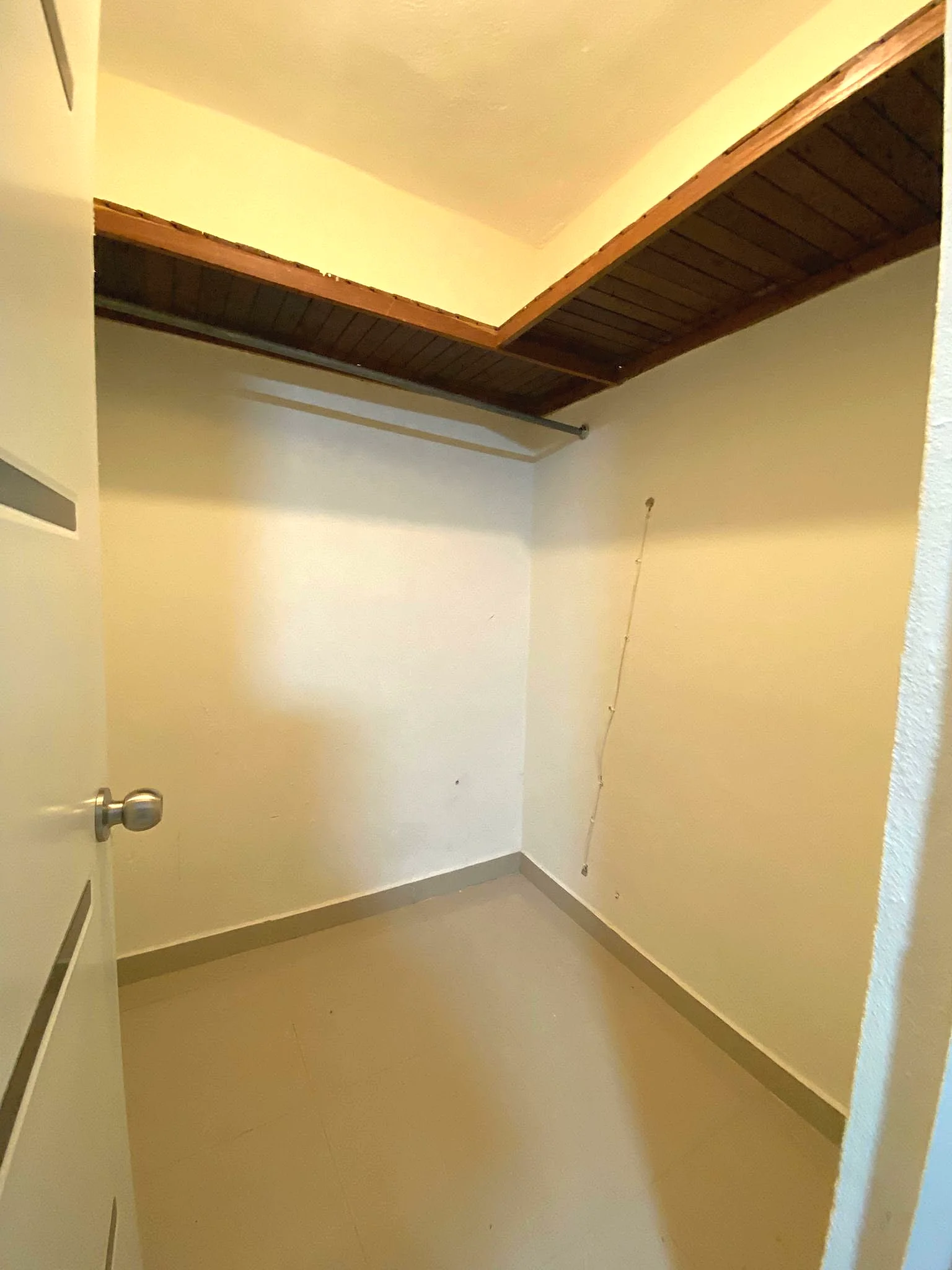 Interior del estudio en Solano Apartments, Boca Chica